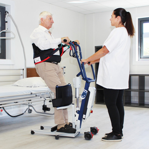 Ref. AD906P Grúa de bipedestación y traslado 'Way Up' con arnés M. foto 2