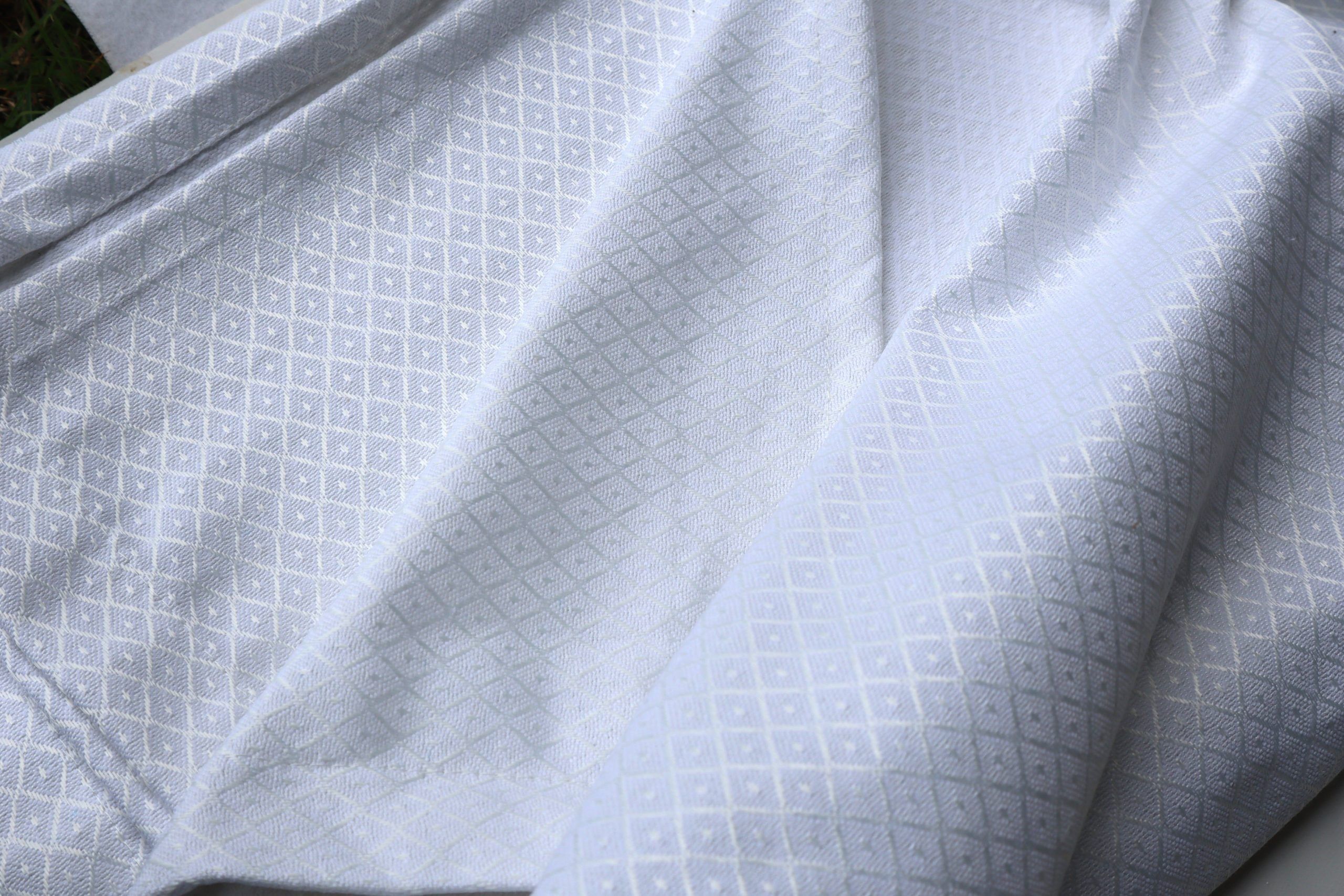 Ref. ED919 Colcha Jacquard Diamante blanca