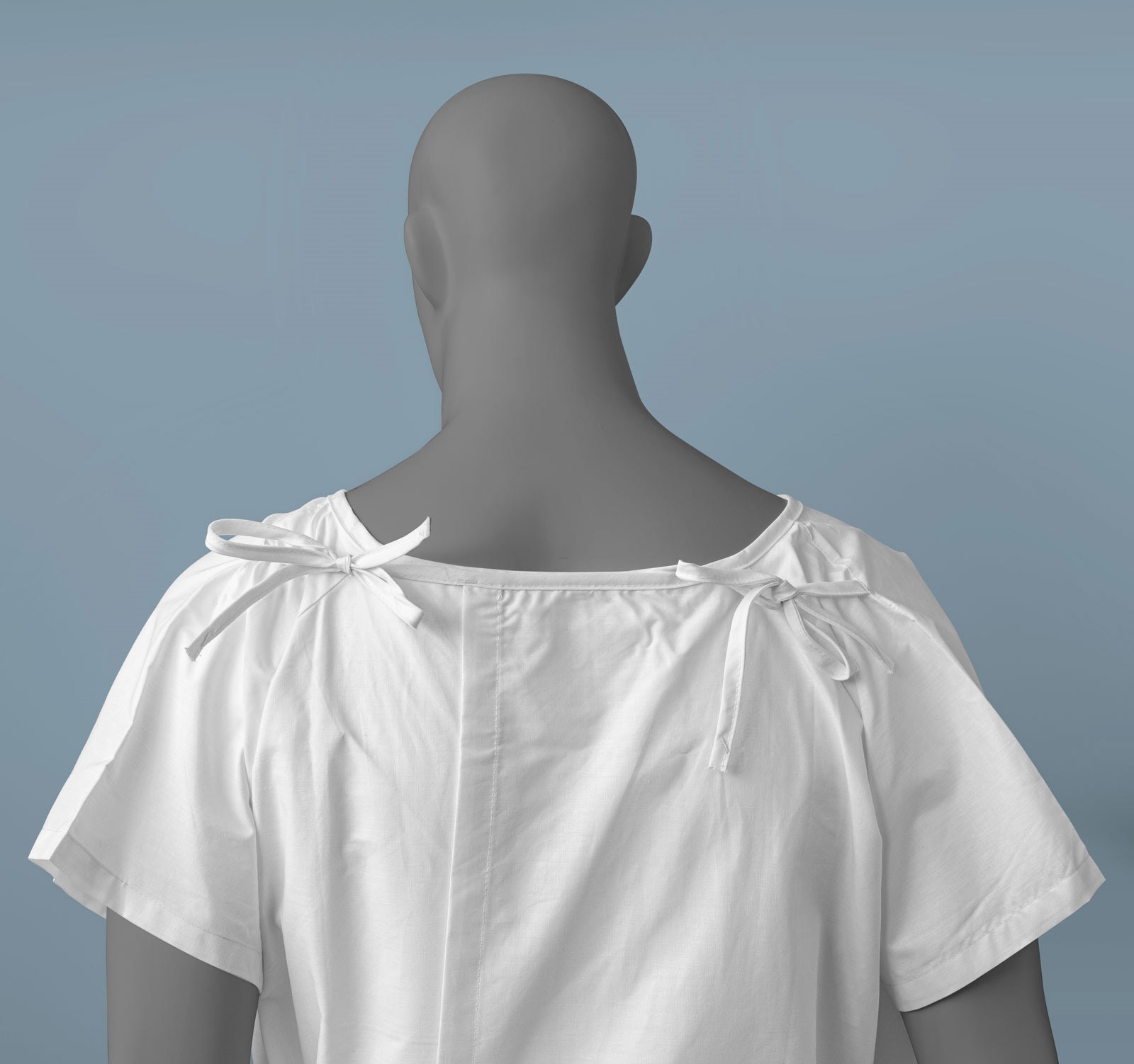 Ref. RT503 Bata paciente hospital Blanca. Foto 2