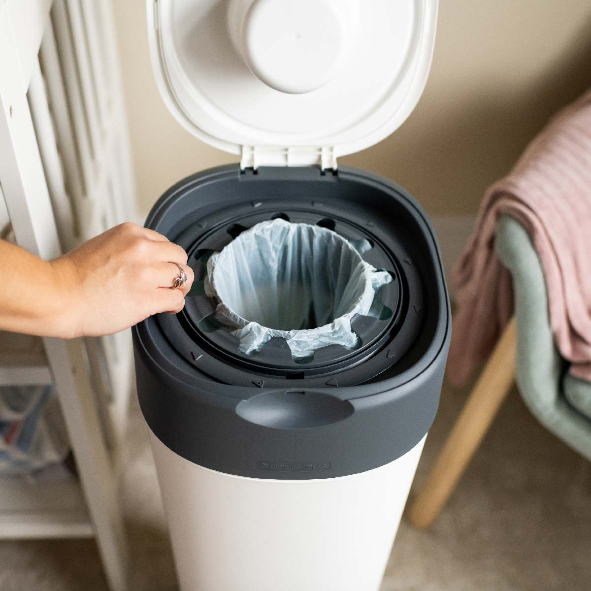 Ref. UG852 Contenedor maxi. Foto 4